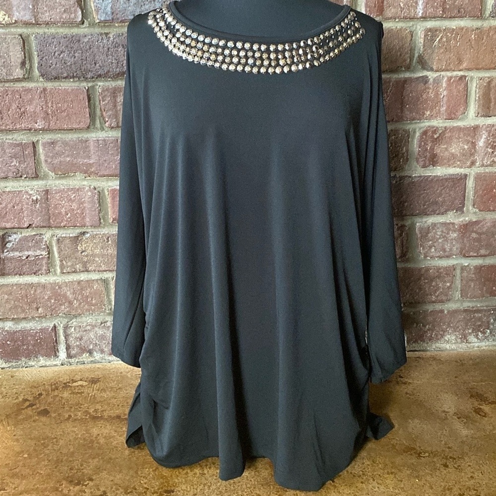 Avenue Black C/S Bling cold shoulder 3/4‎ sleeve jersey knit crew neck tunic top